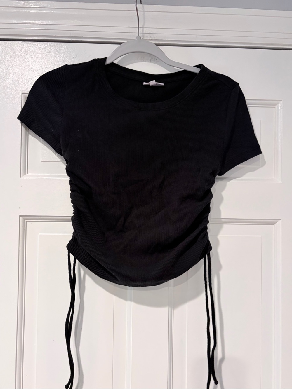 SO Black Short-Sleeve Side-Ruched Crop Top